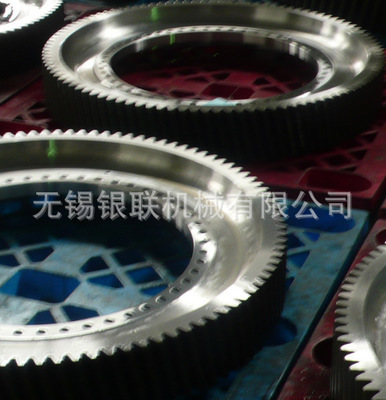 【生產(chǎn)銷售銀灰色精密高鐵機(jī)車(chē)齒輪】?jī)r(jià)格,廠家,圖片,齒輪,無(wú)錫銀聯(lián)機(jī)械-